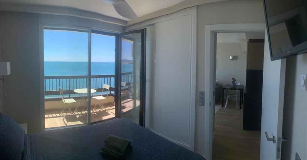 Espectaculares Vistas Al Mar Playa Malagueta Daire Málaga Dış mekan fotoğraf